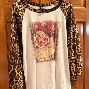 L&B Leopard Sleeve Santa Graphic Long Sleeve Top
